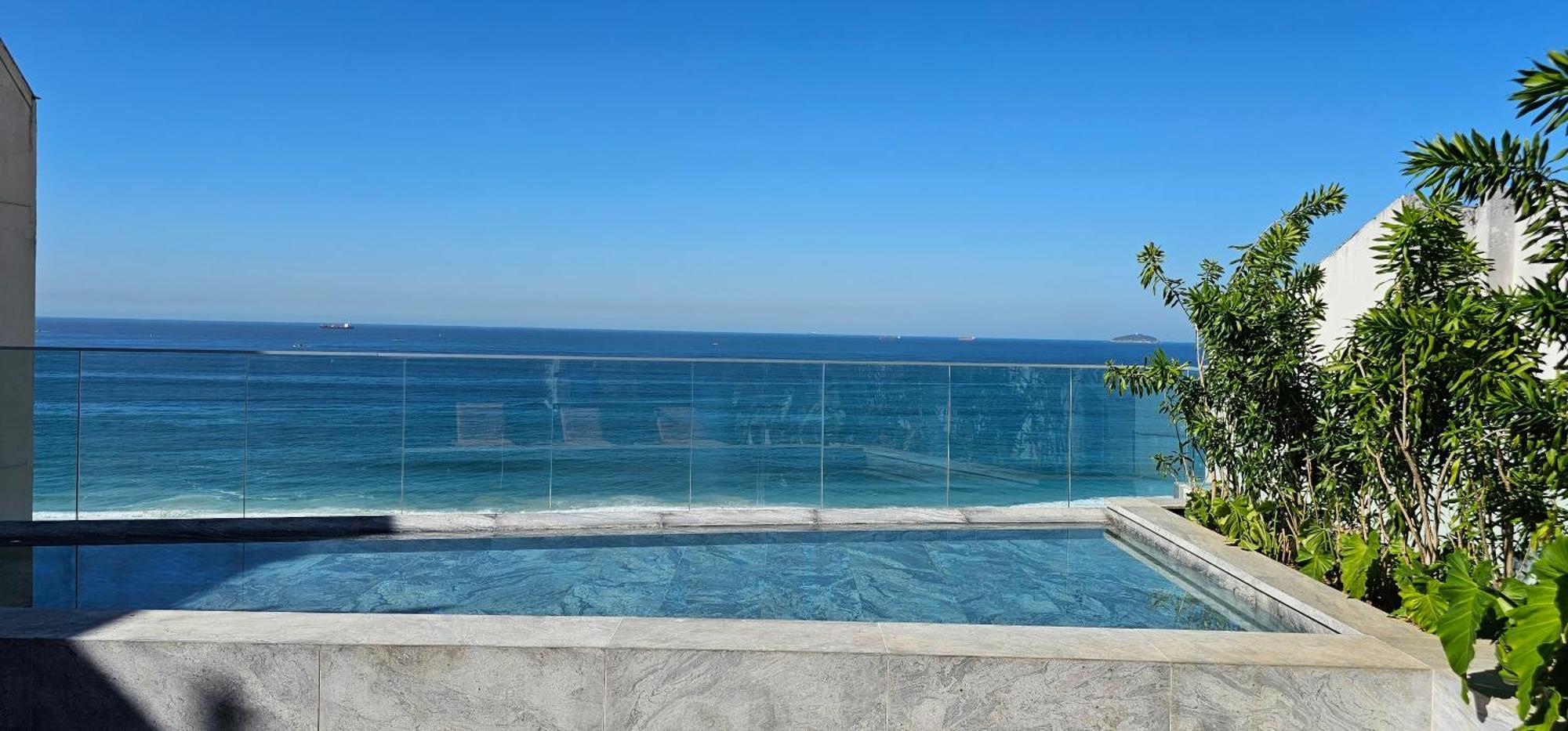 New Building On Avenue. Rooftop Pool * Río de Janeiro