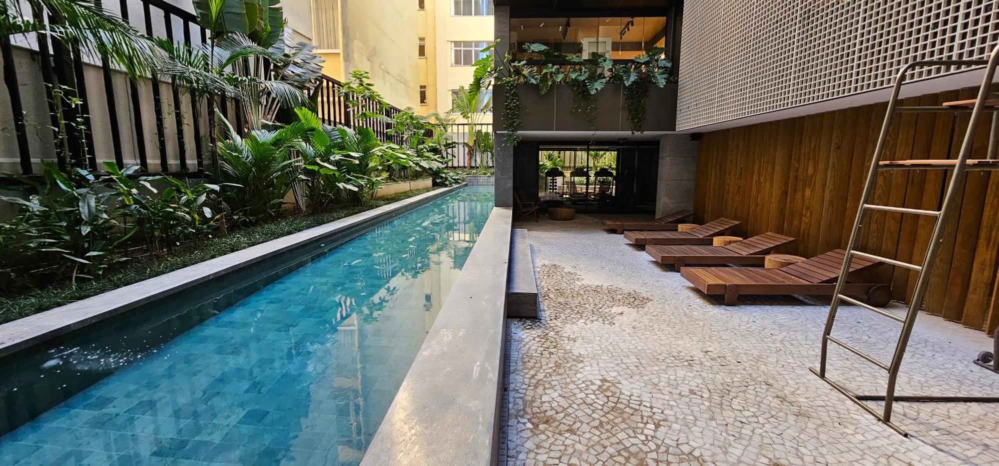 New Building On Avenue. Rooftop Pool *